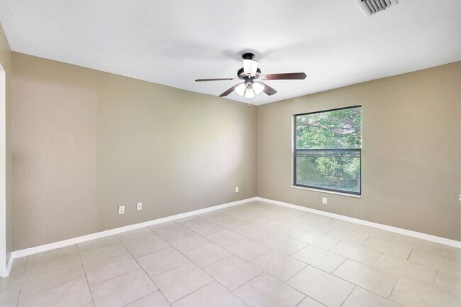 Building Photo - Your Next Home Is Here – 3BR/2BA in San Ca...