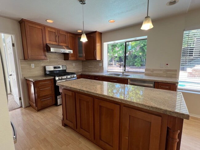 Building Photo - Orange - 4 Bed House for Lease - Pool & Spa - 3 Car. Gar.