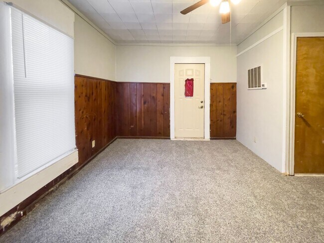 Building Photo - Downtown Home with fence and nice updates ...