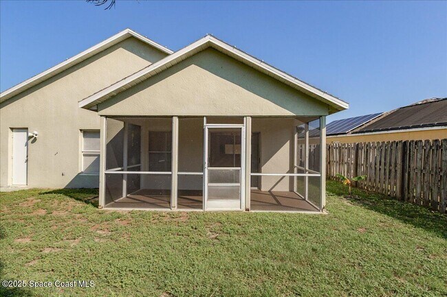 Building Photo - 6651 Fawn Ridge Dr