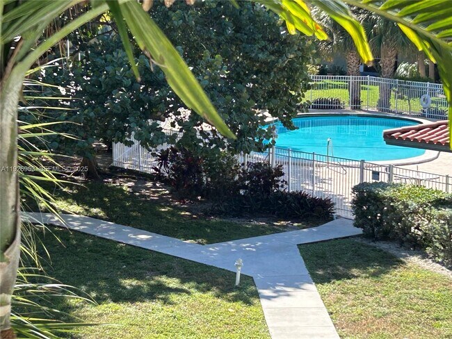 Primary Photo - 250 Layne Blvd