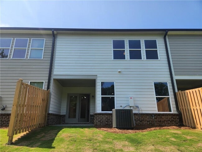 Building Photo - 2765 Apperson Way