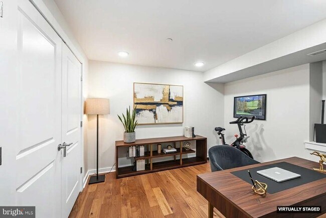 Building Photo - 1640 N 5th Ct