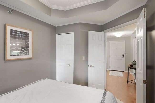 Building Photo - 645 N 1st St