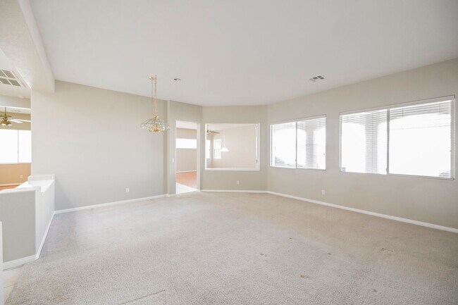 Building Photo - 2716 Thomasville Ave