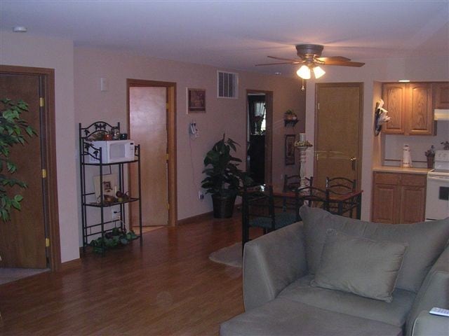 Building Photo - 1037 Ridge St