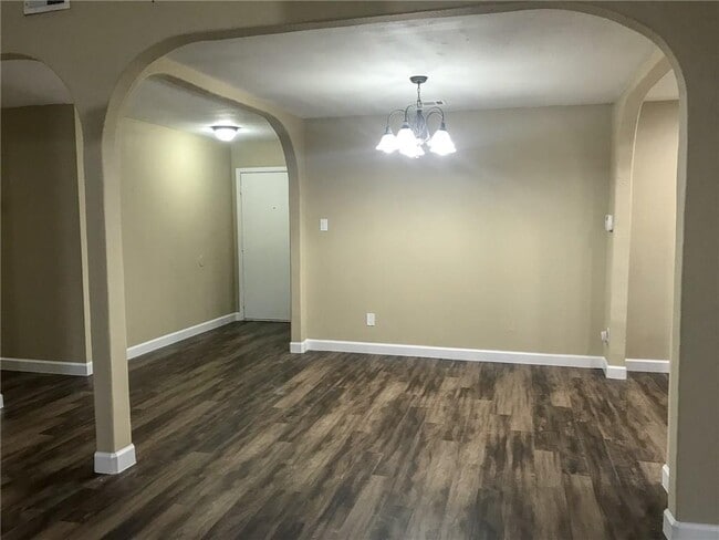 Building Photo - 10511 Robinwood Cir