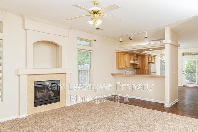 Building Photo - 749 Whispering Brook Trce