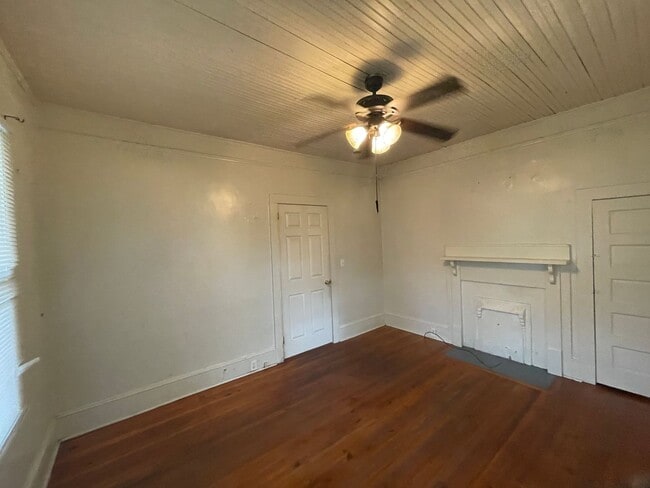 Building Photo - 3 bedroom 1 bathroom house in Shelby