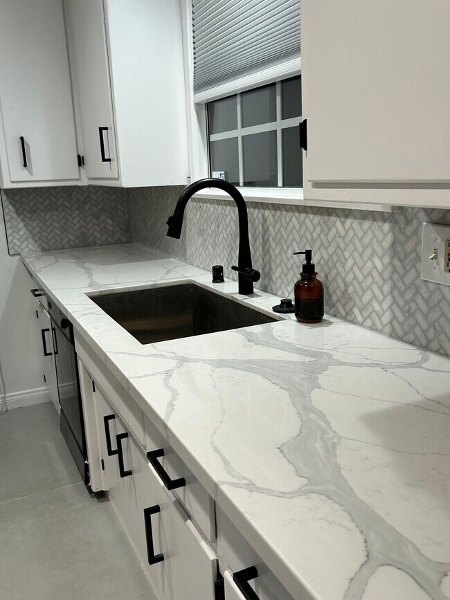 Primary Photo - 17124 Horace St