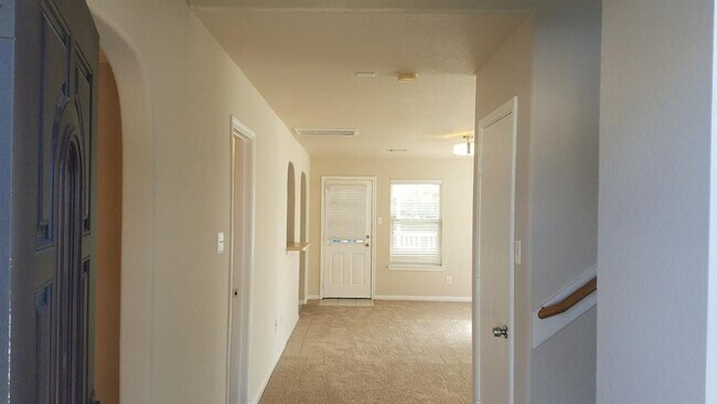 Building Photo - 4015 Redwood Arbor Ln