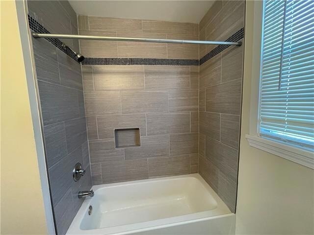 Building Photo - 750 Canton St