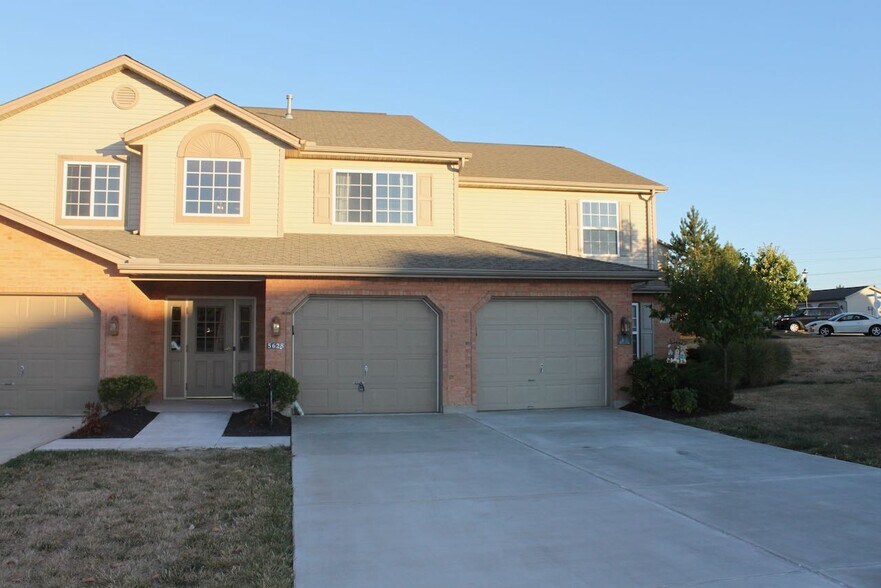 Front of the Condo. Unit is on second floor. 1 garage attached to unit - 5628 Harbourwatch Way