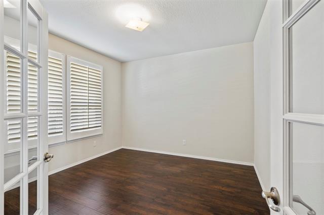 Building Photo - 9232 Blackstone Dr