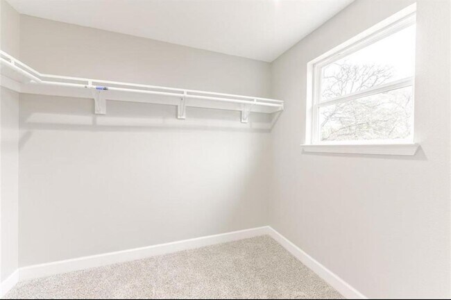 Building Photo - 5763 Easthampton Dr