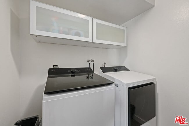 Building Photo - 843 17th St