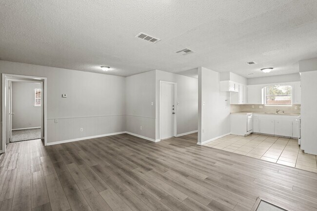 Building Photo - 1802 Mosher Ln