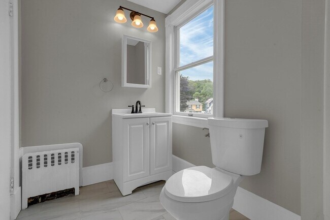 Building Photo - 59 Spring St