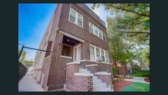 Building Photo - 4817 W Cornelia Ave