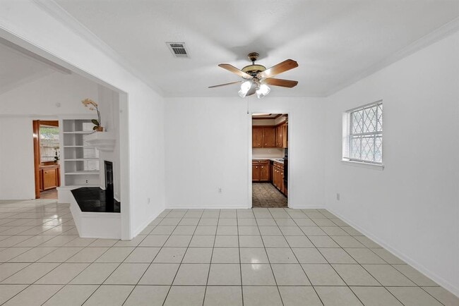 Building Photo - 12415 Lima Dr