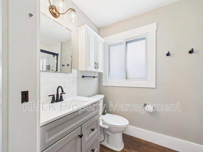 Building Photo - 2514 Carson Rd