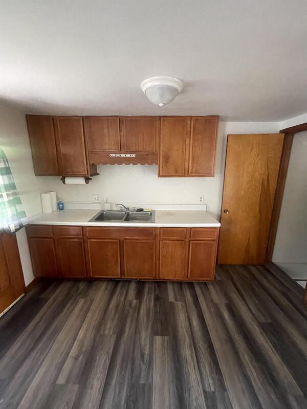 Building Photo - 1221 E 2nd St