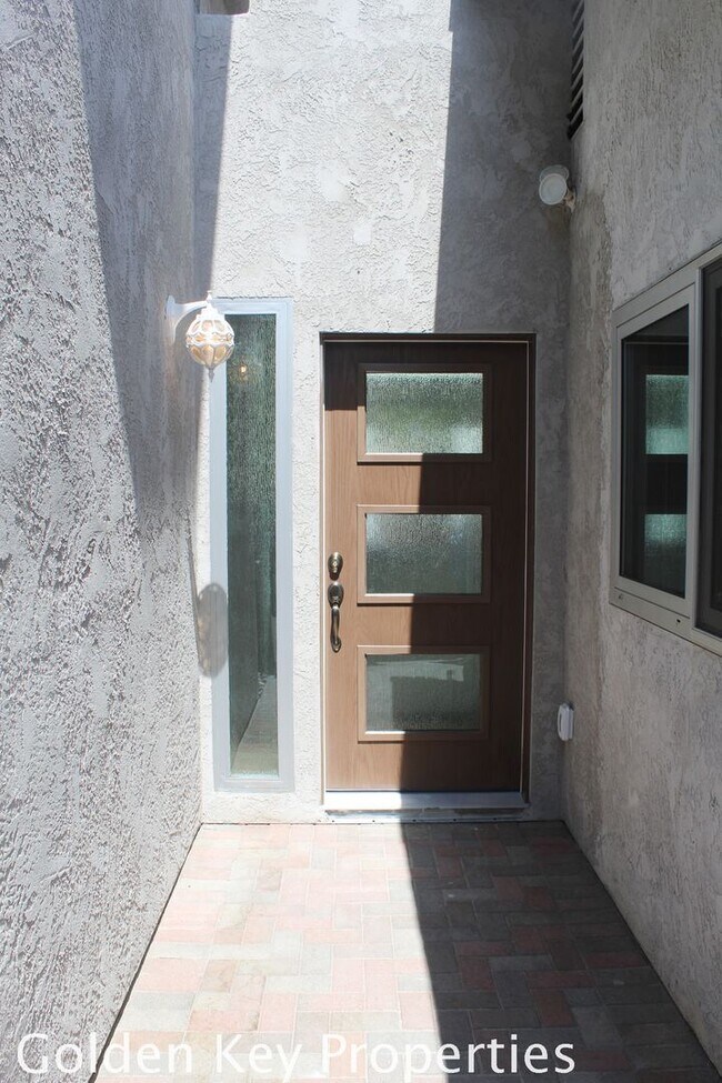 Building Photo - 4864 Alondra Way