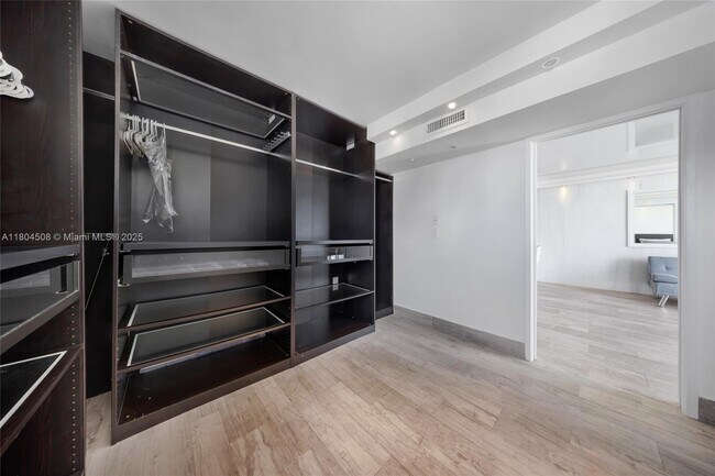 Building Photo - 401 Ocean Dr