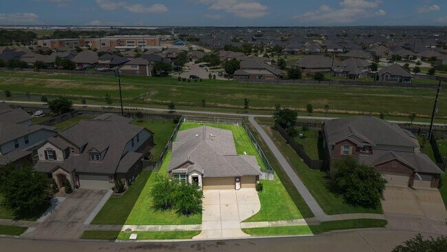 Building Photo - 9960 Golden Field Ln