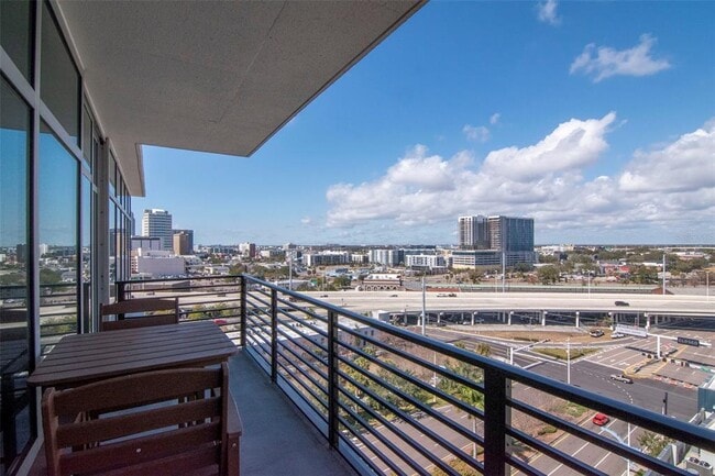 Building Photo - 1120 E Kennedy Blvd