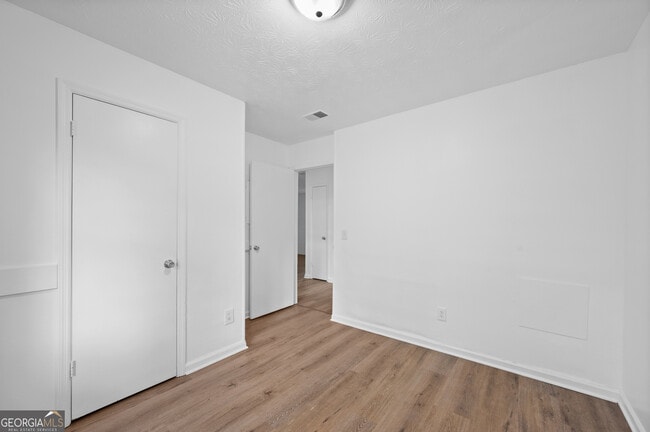 Building Photo - 1012 Davis St