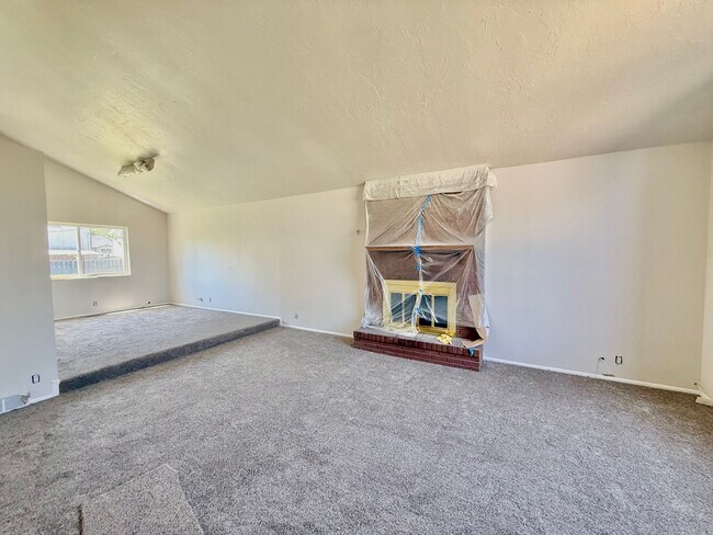 Building Photo - 6424 S Westridge St