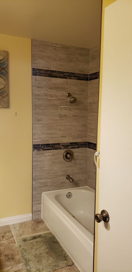 Building Photo - $3,500- 3 Bed/ 2 Bath Townhome in Scripps ...