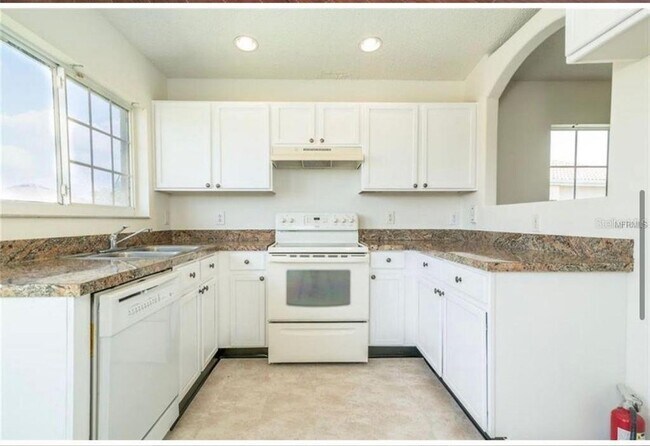 Building Photo - 13301 Fairway Glen Dr