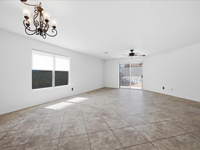 Building Photo - 9909 E Rocky Wash Dr