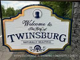 Building Photo - 9976 Darrow Rd