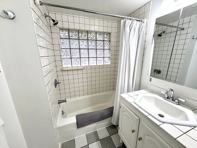 Building Photo - 21204 3rd Ave S