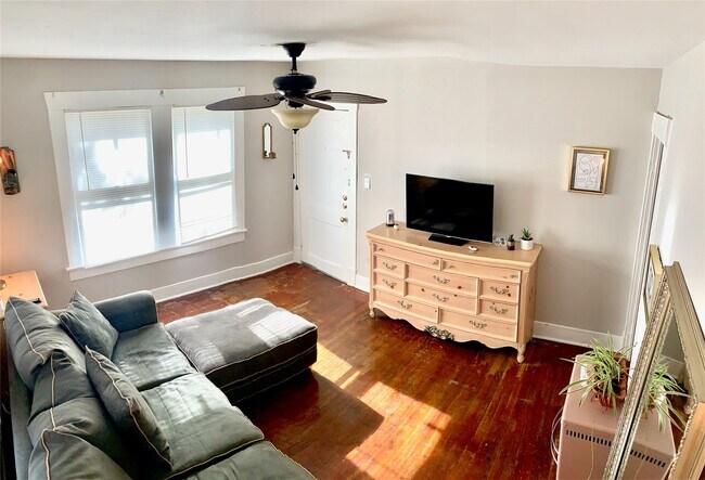 Building Photo - 532 Cortlandt St