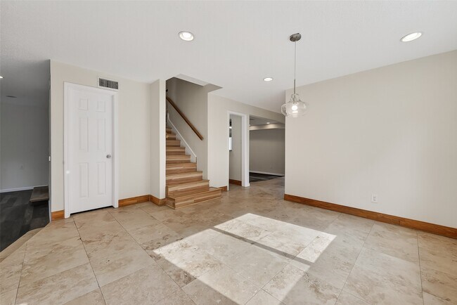 Building Photo - 16117 Singapore Ln