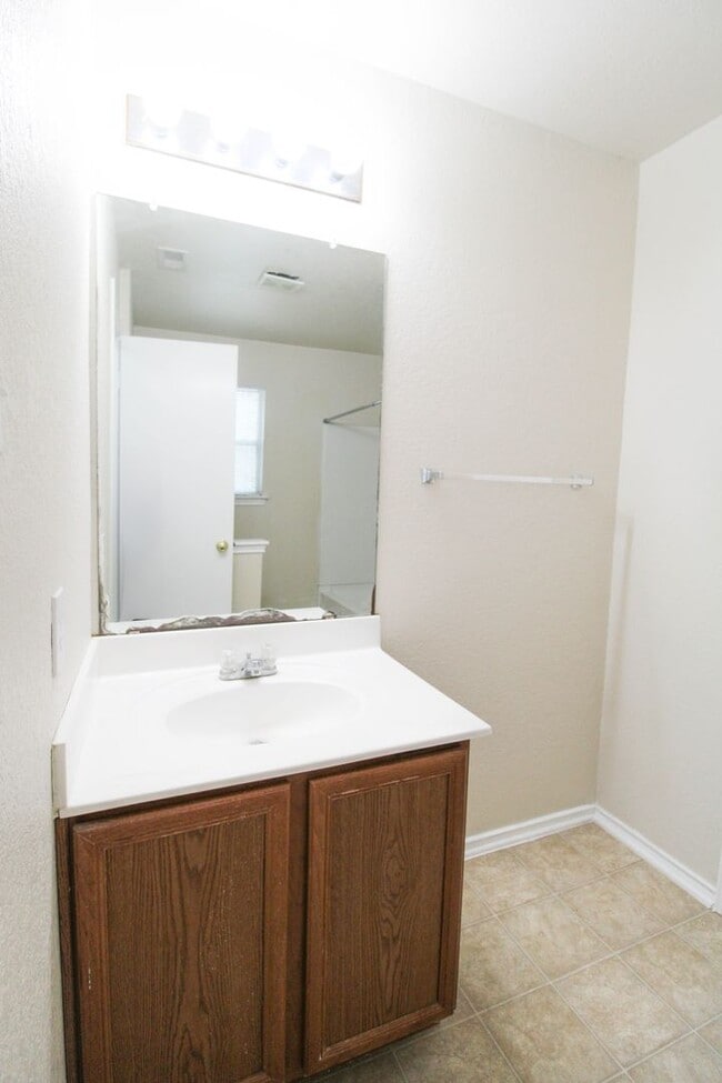 Building Photo - 16130 Branching Oaks