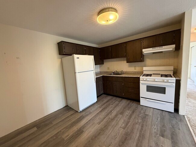 Building Photo - 134 Mammoth Rd