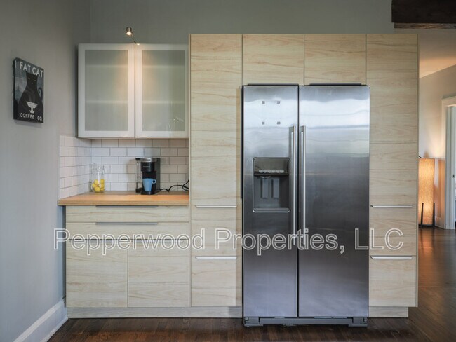 Building Photo - 519 E Main St