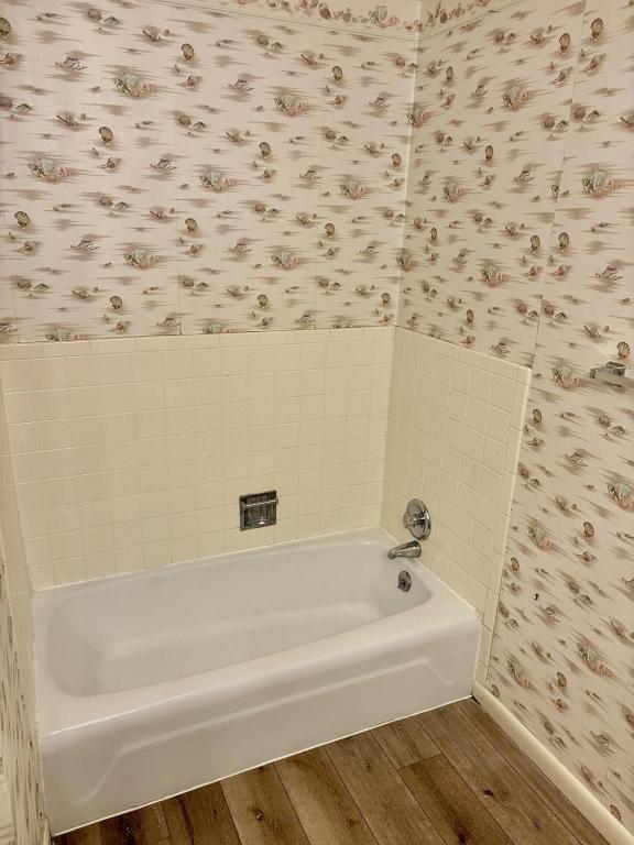 Building Photo - 1920 Sabin Dr