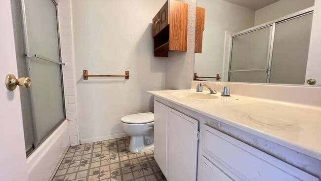 Building Photo - Charming 4 Bed 3 Bath Brea Townhome with P...