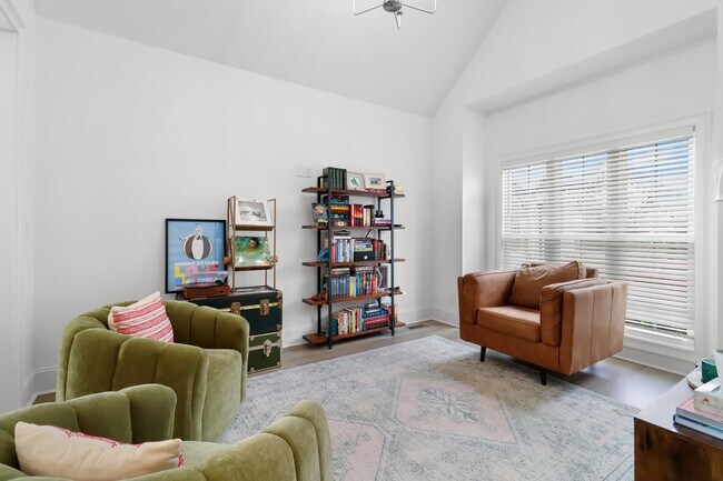 Building Photo - 276 Bluebell Dr
