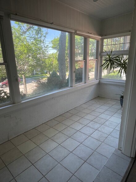 Front Entry/Sunroom - 777 E 4th Ave