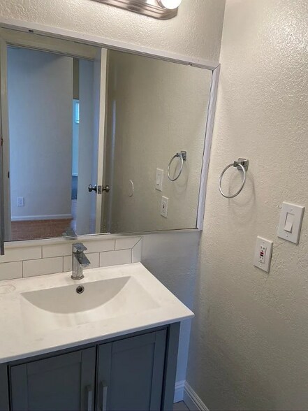 Building Photo - 4179 Shafter Ave