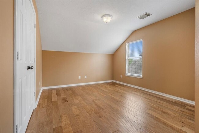 Building Photo - 14323 Tasmania Ct
