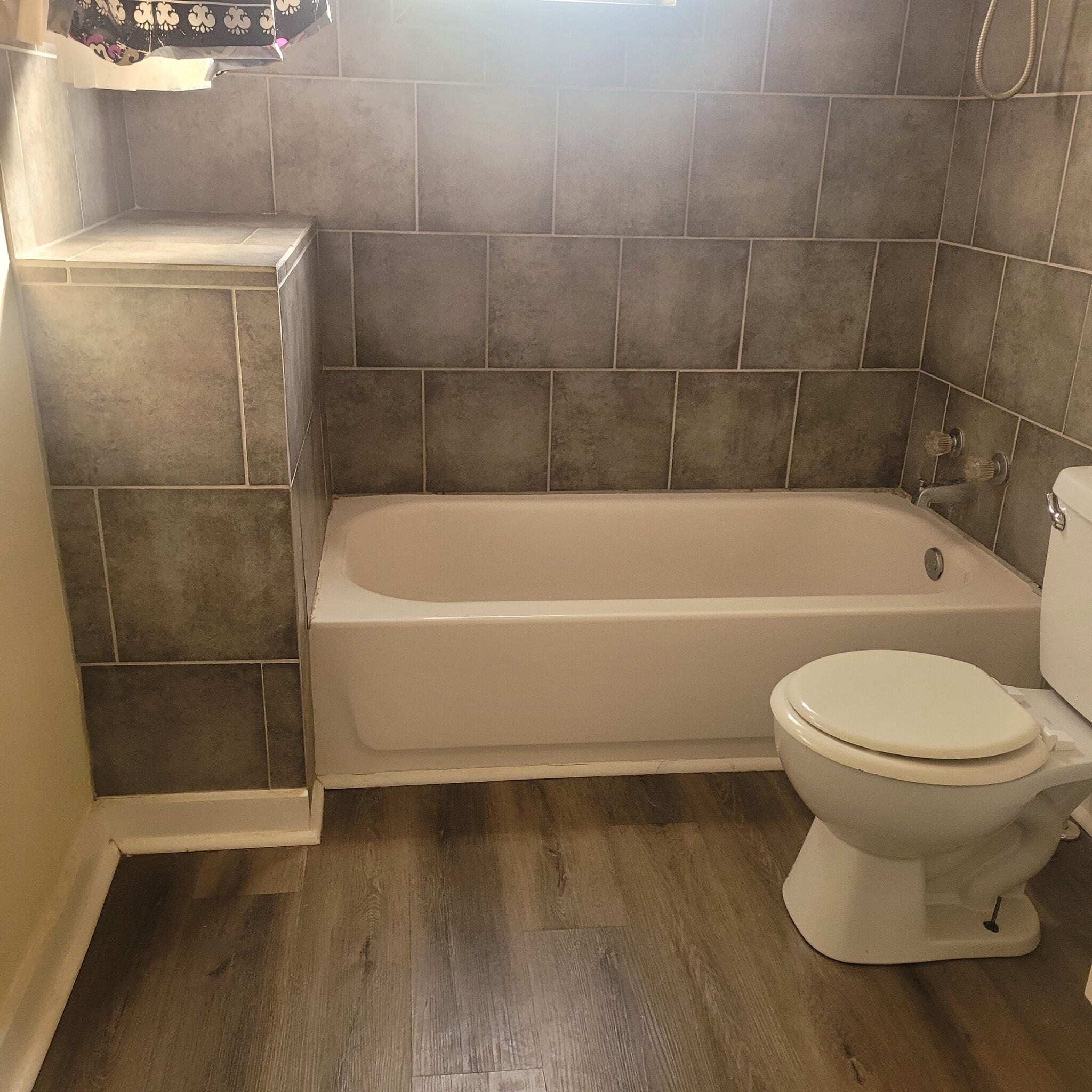 Building Photo - 507 8th St N