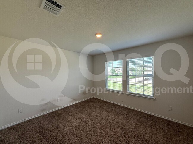 Building Photo - 3060 Stratford Wy